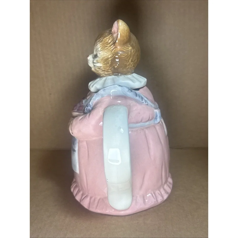 Vintage Hand‎ Painted Mrs. Whiskers Mother Cat Teapot